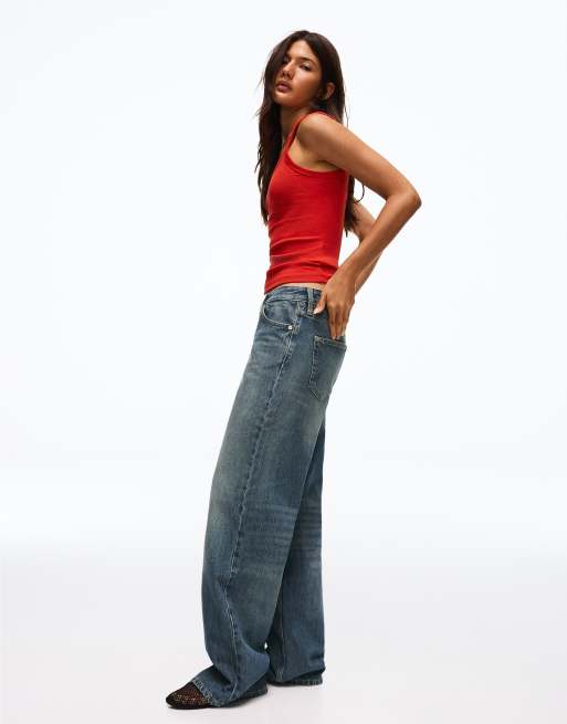 Bershka Tall low-rise straight jeans in blue, 2 of 5