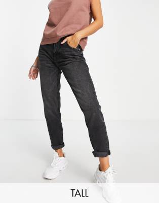 Bershka Tall - Mom-Jeans in verwaschenem Schwarz