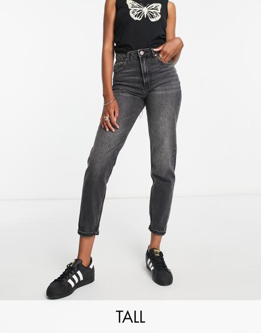 Bershka Tall - Mom jeans in zwart met wassing