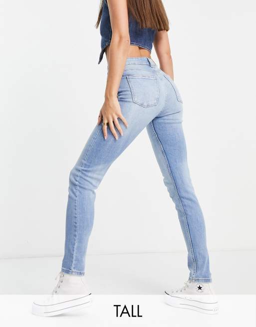 Bershka Tall – Obcisłe jeansy z podwyższonym stanem w kolorze błękitu vintage