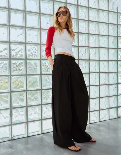 Bershka Tall pantalon plissé à boutons coupe ballon noir, 2 de 6