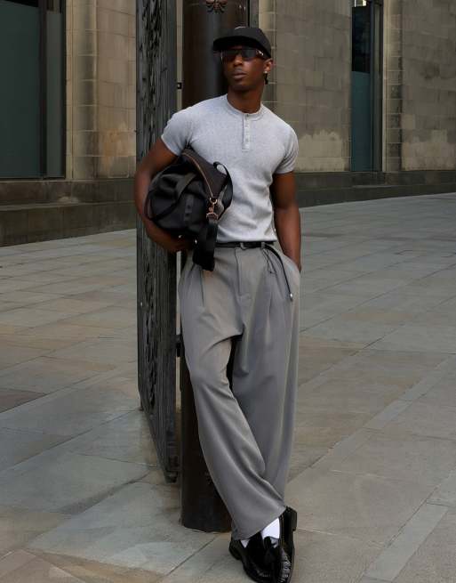 Bershka Tall pleated baggy trousers in light grey, 2 of 5