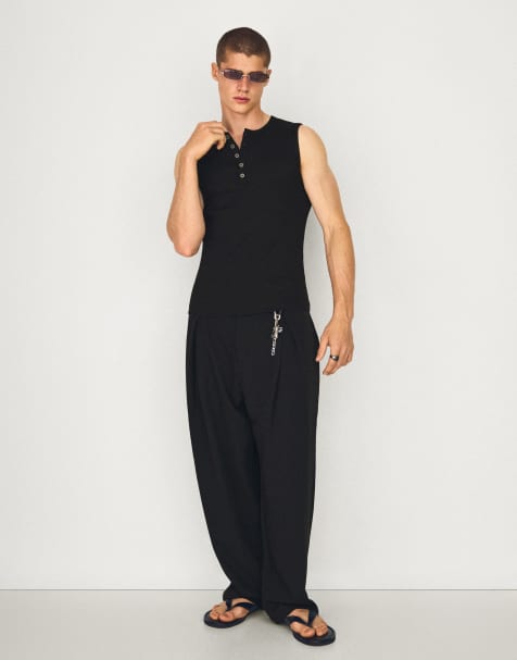 Bershka Tall plisserade baggy-byxor i svart - view 1