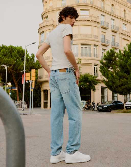 Bershka Tall Straight-Leg-Jeans in Mittelblau, 4 von 5