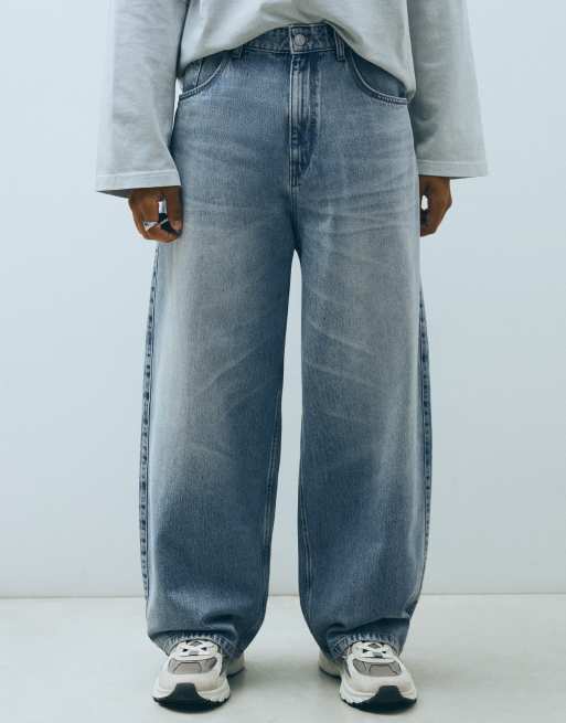 Bershka Tall super baggy jeans in mid blue, 4 of 5