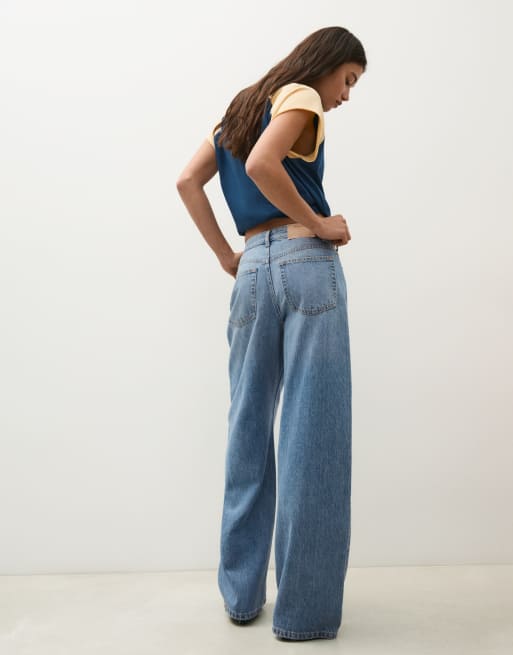Bershka Tall Wide-Leg-Jeans mit überkreuztem Bund in Mittelblau, 3 von 6