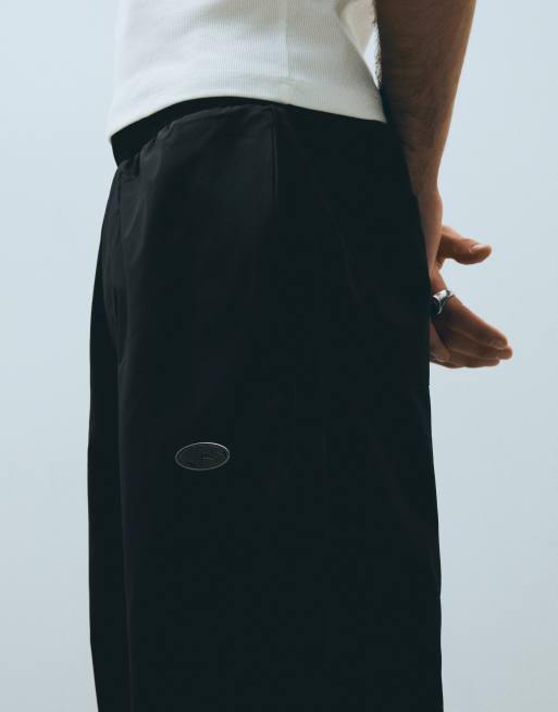 Bershka Technical barrel trousers in black, 3 of 5