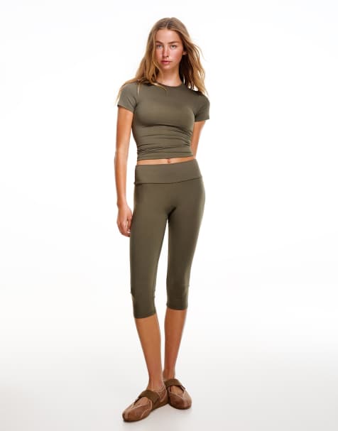 Bershka Technical fabric capris in gree - view 1