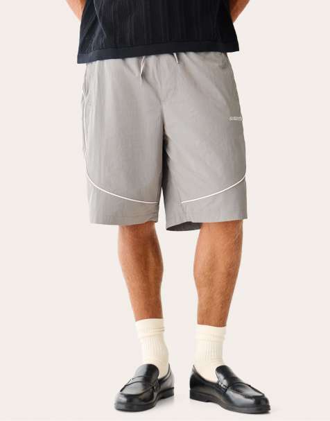 Bershka – Technical – Ljusgrå skatershorts med kontrastfärgade passpoaler - view 1