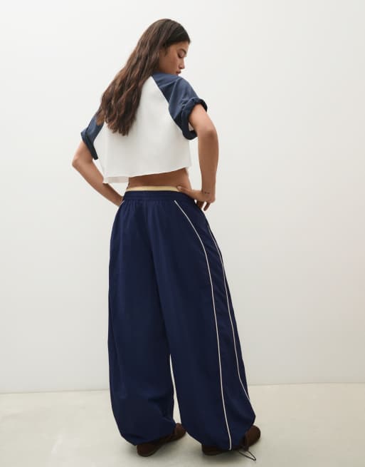Bershka Technical parachute trousers in blue, 3 of 6