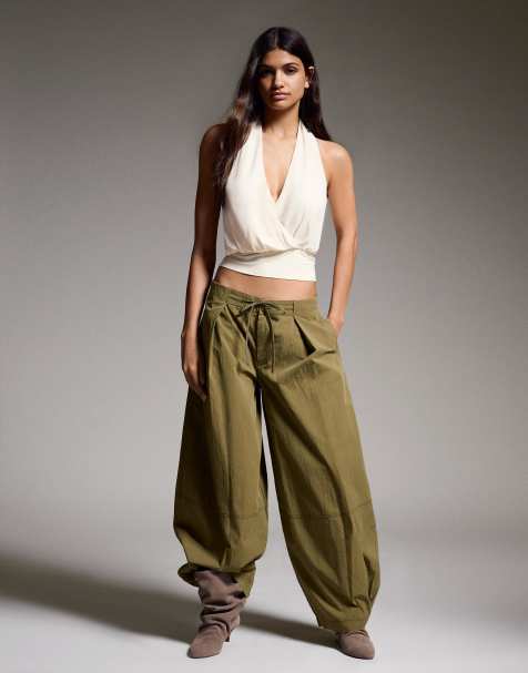 Bershka Technical pleated trousers in khaki