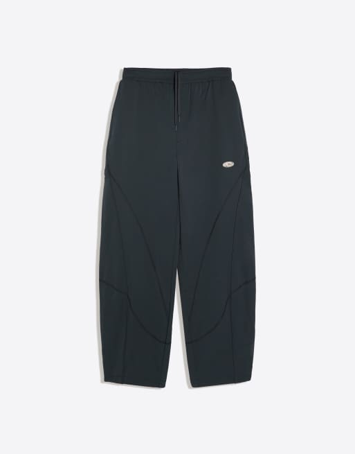 Bershka technische Barrel-Hose in Schwarz, 5 von 5