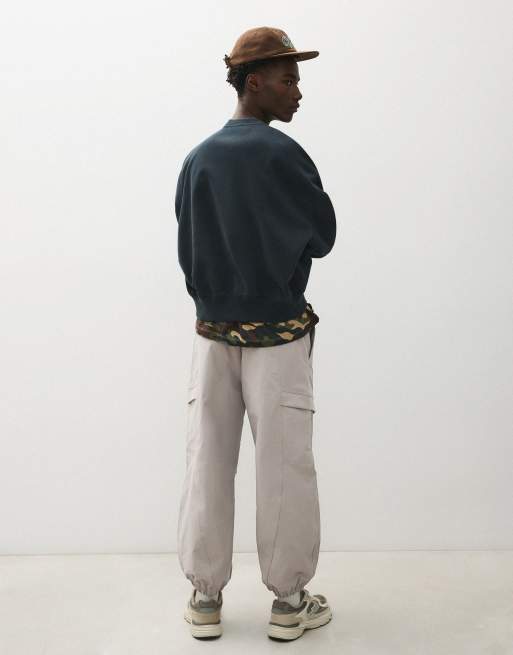 Bershka technische Cargo-Hose mit geradem Schnitt in Hellgrau, 4 von 6