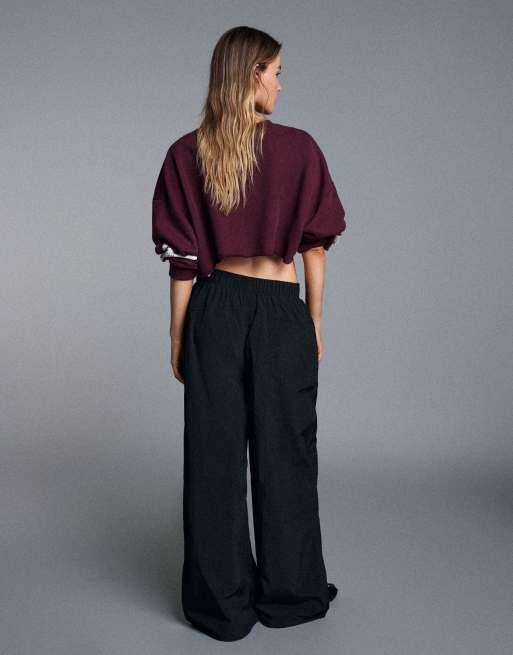 Bershka technische Fallschirmhose in Schwarz, 3 von 5