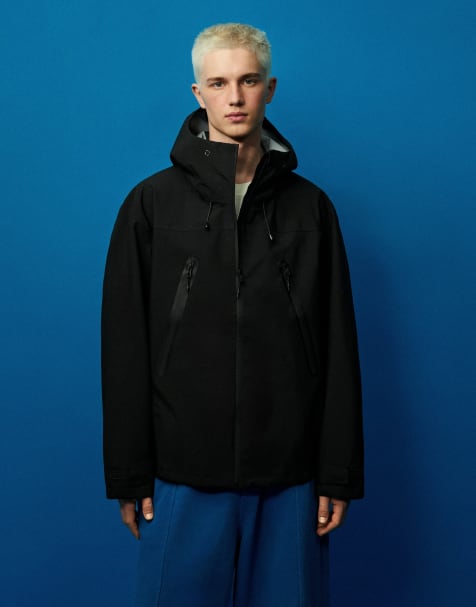 Bershka technische waterdichte Out of Core-jas in zwart - view 1