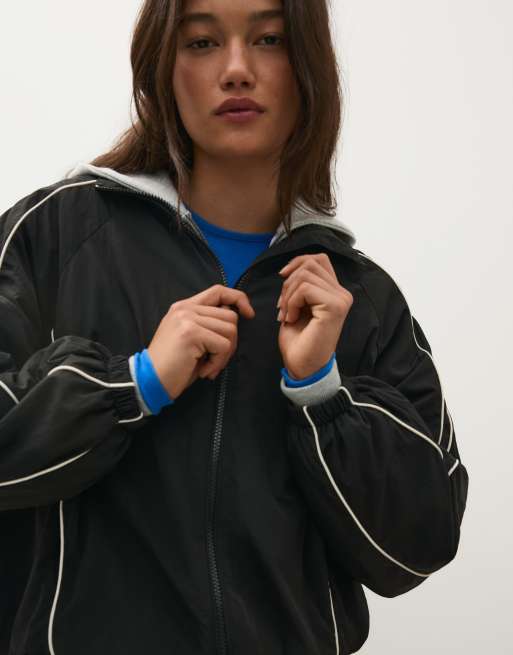 Bershka tekniske parachute-bukser i sort, 5 af 5