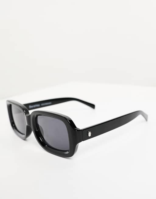 Black wide discount frame square sunglasses