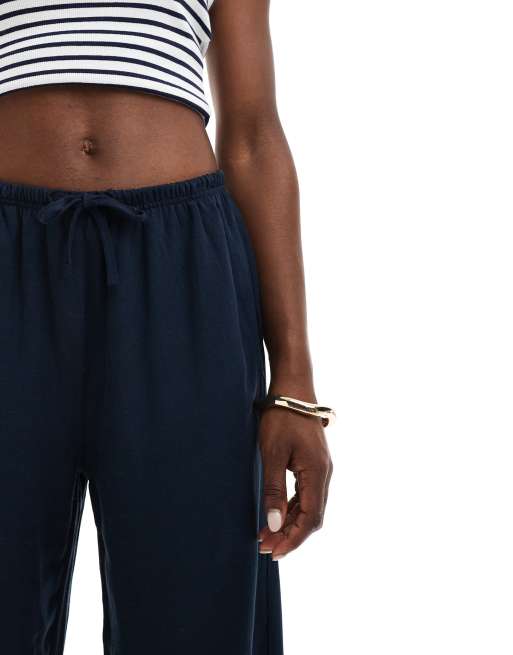 Bershka tie waist wide leg linen trousers in navy, 4 of 5
