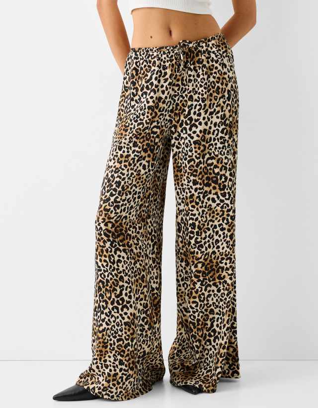 Bershka - tie waist wide leg trousers in leopard print