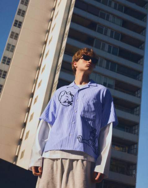Bershka – Tom & Jerry – Ljusblå skjorta med korta ärmar - view 1