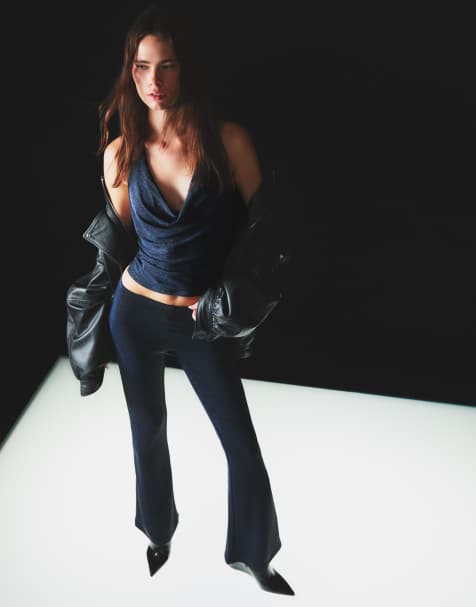 Bershka - Top allacciato al collo blu con scollo ad anello - view 1