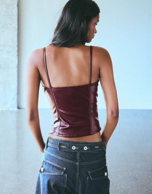 Bershka top caraco effet cuir à décolleté en cœur rouge, 3 de 5