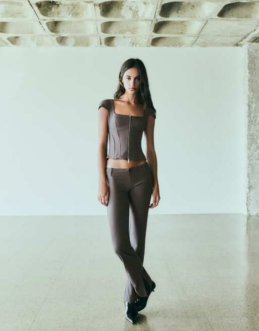 Bershka top con zip a maniche corte marrone, 2 di 5