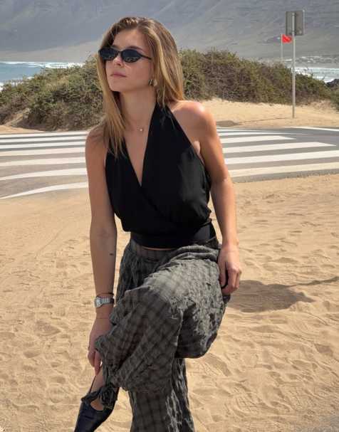 Bershka - Top dos nu effet croisé - Noir - view 1