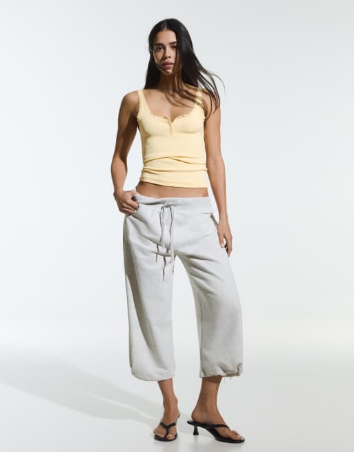 Bershka - Top en dentelle à bretelles et col boutonné - Jaune, 3 de 4