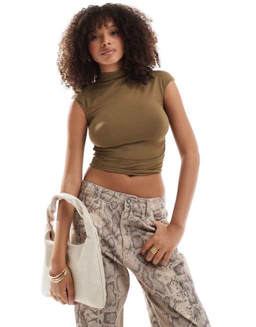Bershka - Top en polyamide froncé sur le côté à col montant - Kaki