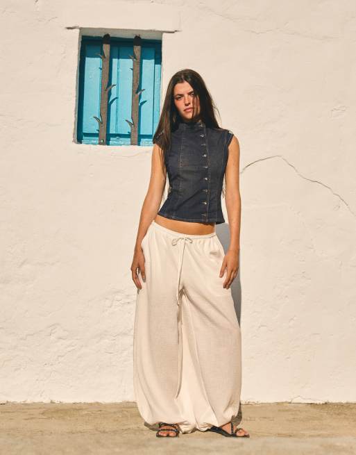 Bershka top in denim blu con bottoni incrociati, 4 di 5