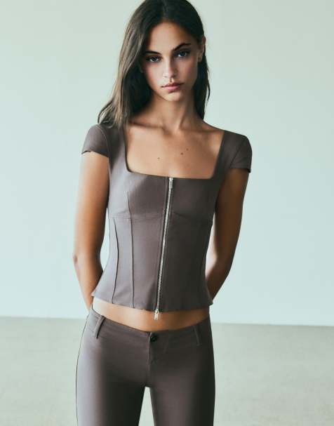 Bershka top met korte mouwen en rits in bruin - view 1
