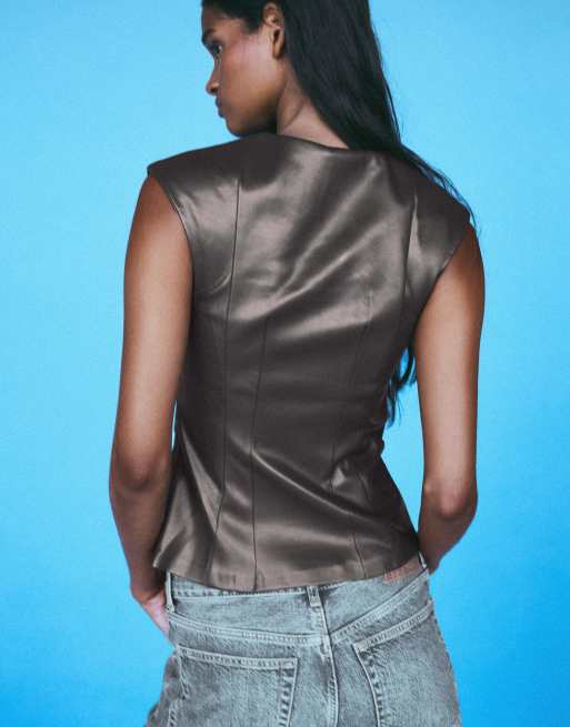 Bershka top sans manches effet cuir à découpes gris, 3 de 5