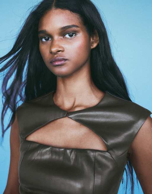 Bershka top sans manches effet cuir à découpes gris, 4 de 5