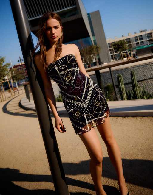 Bershka – Trägerloses Tüll-Minikleid in Schwarz, 3 von 4