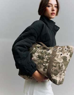 Bershka - Tragetasche in Khaki mit Ösen-Grün