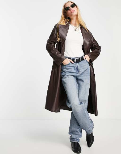 Bershka - Trench-coat en similicuir - Marron