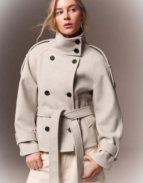 Bershka – Trenchjacke in Beige mit Stehkragen - view 1