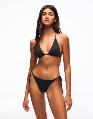 Bershka - Triangel-Bikinioberteil in Schwarz mit Strass