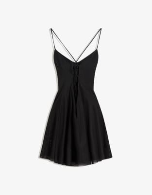 Bershka - Tüll-Minikleid in Schwarz mit Strassbesatz und Riemchenträgern