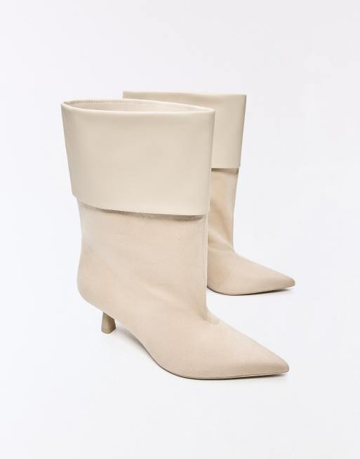 Bershka Turn-down cuff heeled ankle boots in beige, 3 of 6