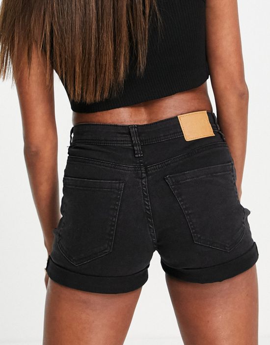 https://images.asos-media.com/products/bershka-turn-up-cotton-shorts-in-black/202653551-2?$n_550w$&wid=550&fit=constrain