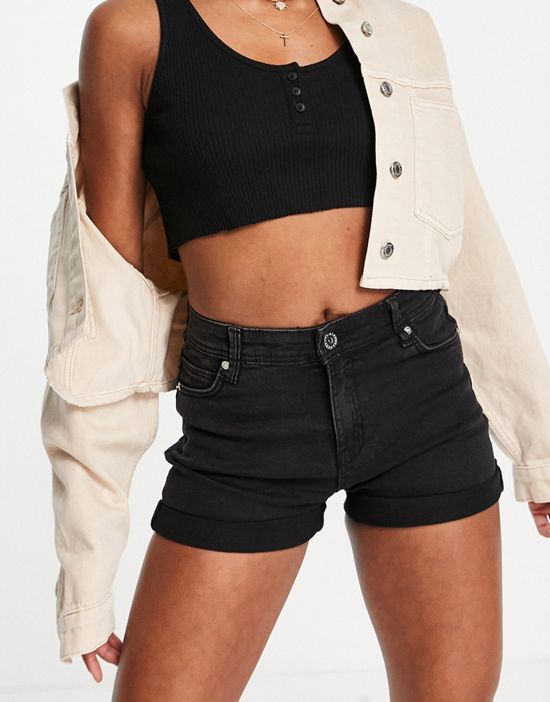 https://images.asos-media.com/products/bershka-turn-up-cotton-shorts-in-black/202653551-4?$n_550w$&wid=550&fit=constrain