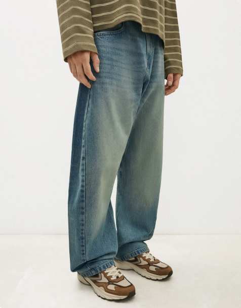 Bershka Twisted fit jeans in blue - view 1