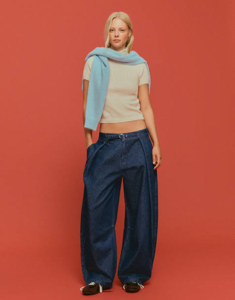 Bershka Twisted pleat jeans in denim blue - view 1