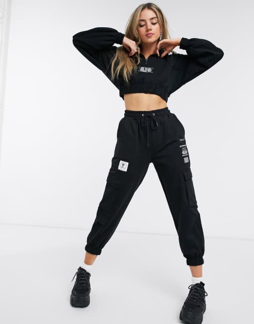 Bershka - Trainingspak van sweater en joggingbroek met utility-zakken in zwart, 3 van 3