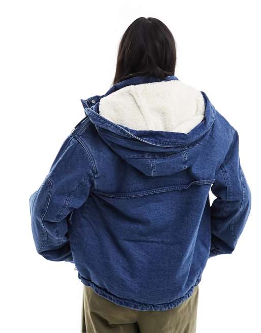 Bershka – Utility-Jeansjacke in mittlerer Waschung mit Kapuze , 3 von 4