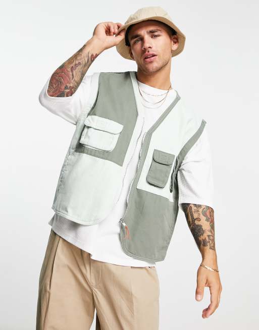 Man Utility Vest With Rubber Branding