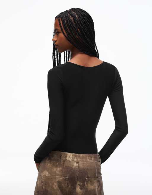 Bershka V-neck long sleeve bodysuit in black, 3 of 5