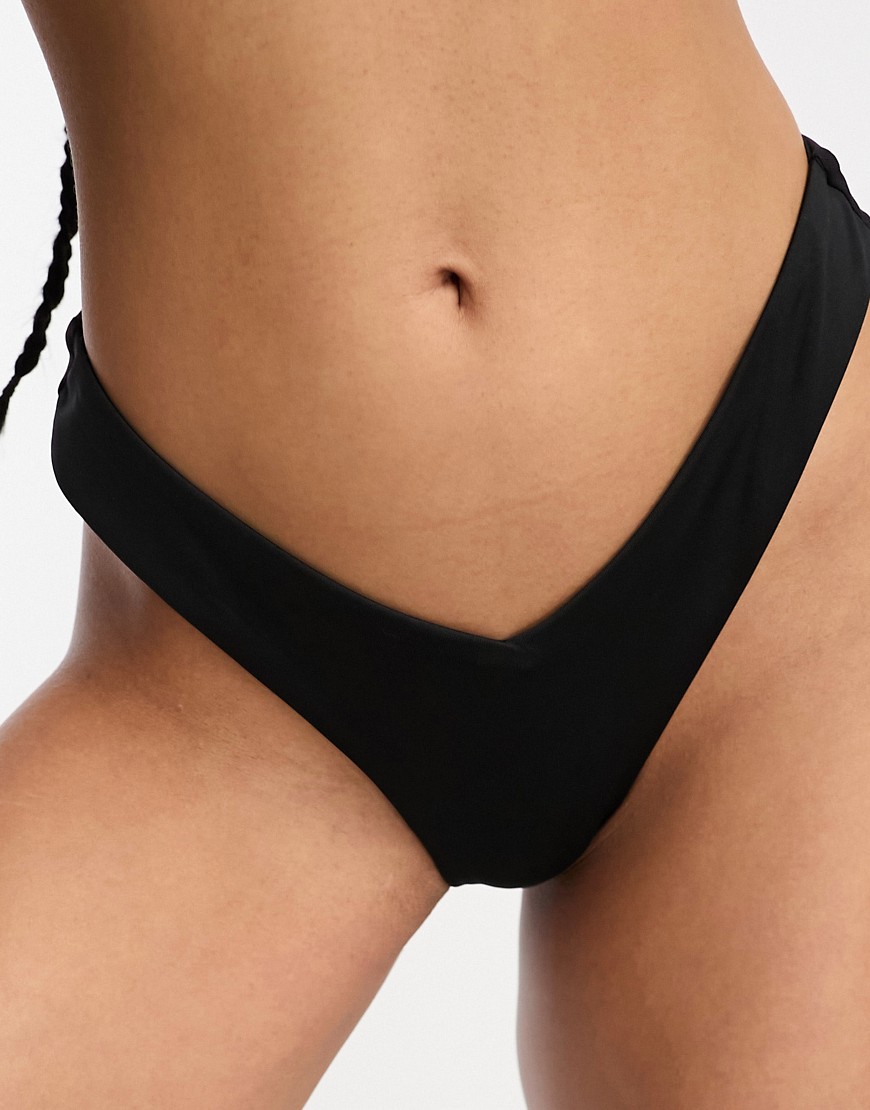 v-shape bikini bottoms in black